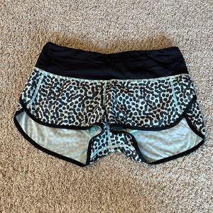 Lululemon Run Speed Up Shorts 2.5” inseam, Ace Spot Tranquil, Size 6